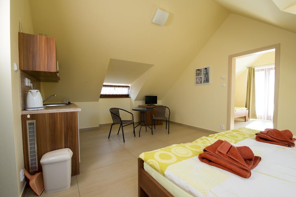 Penzion Admiral Trebon Room photo